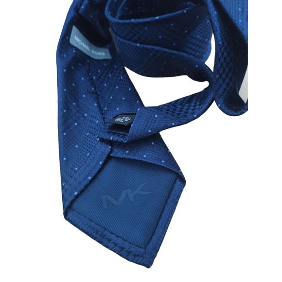 MICHAEL KORS Blue Geometric Silk Tie 58"/ 3.5" EC - Picture 6 of 6